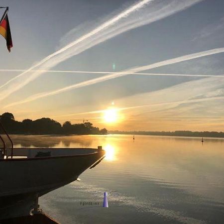 Hausboot Fjord Ankerplatz Mit Biosauna In Schleswig Dış mekan fotoğraf